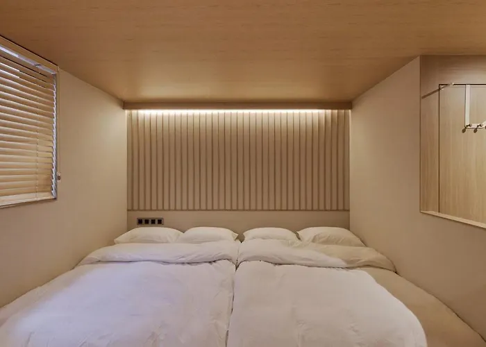 Whalero Gimpo Airport Guest house