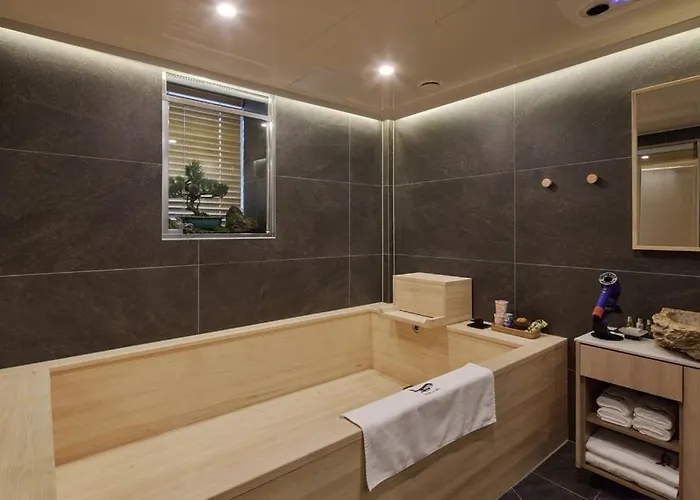 Guest house Whalero Gimpo Airport 4*