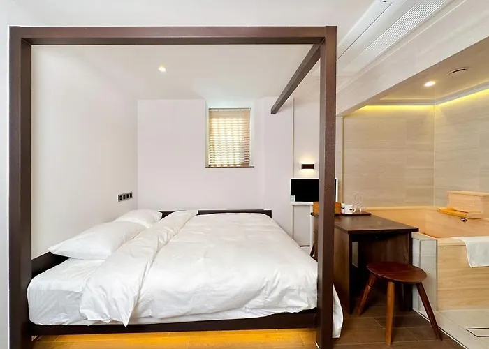 Guest house Whalero Gimpo Airport 4*