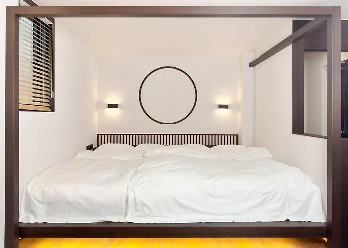 Whalero Gimpo Airport Guest house 4*